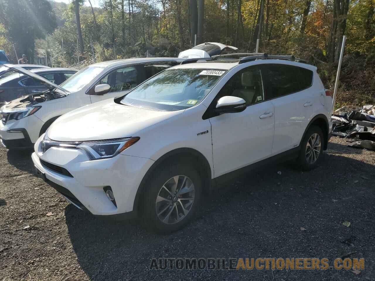 JTMRJREV4HD071980 TOYOTA RAV4 2017