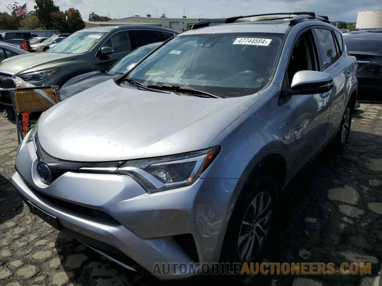 JTMRJREV4JD181806 TOYOTA RAV4 2018