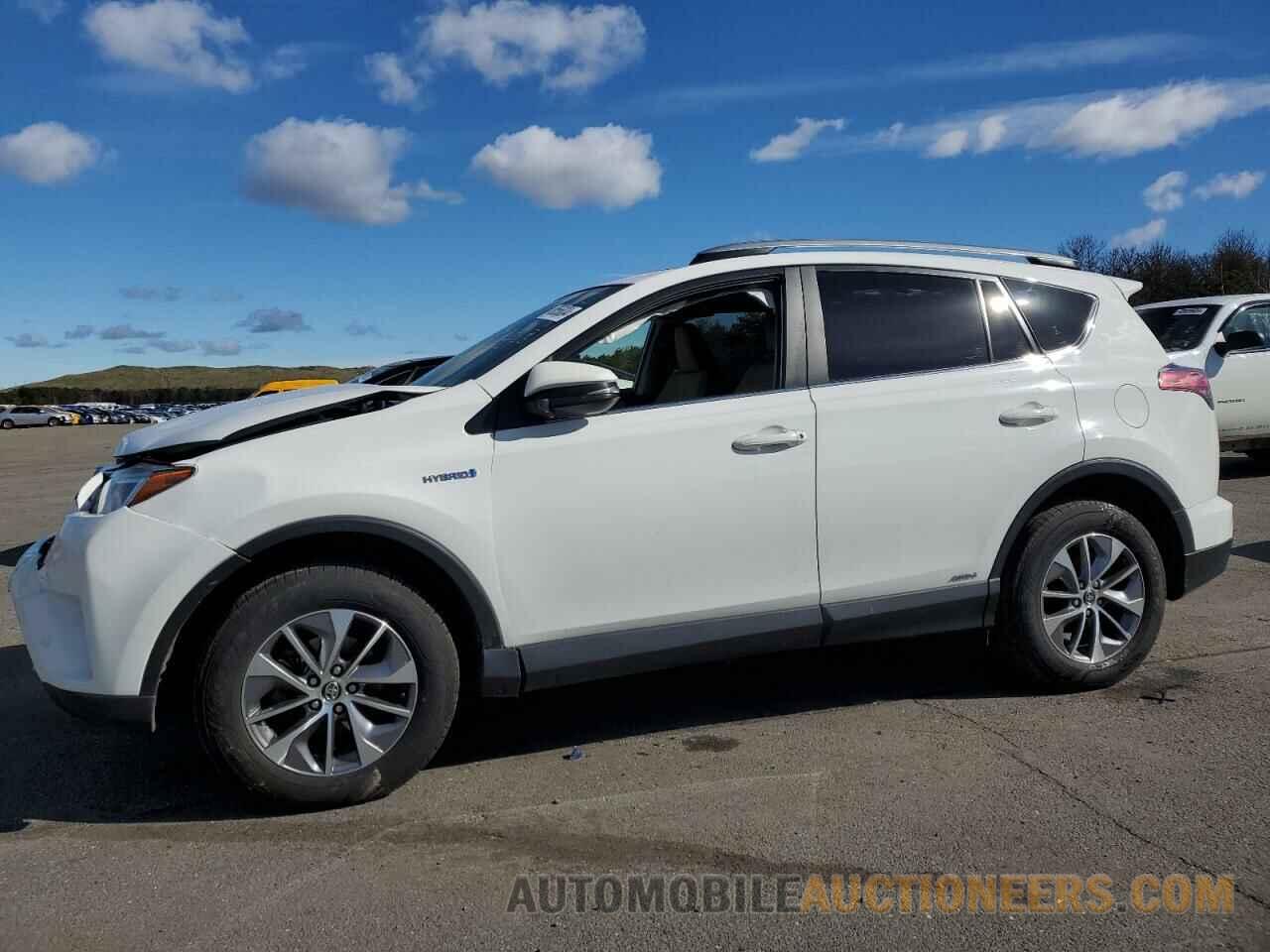 JTMRJREV7HD132111 TOYOTA RAV4 2017