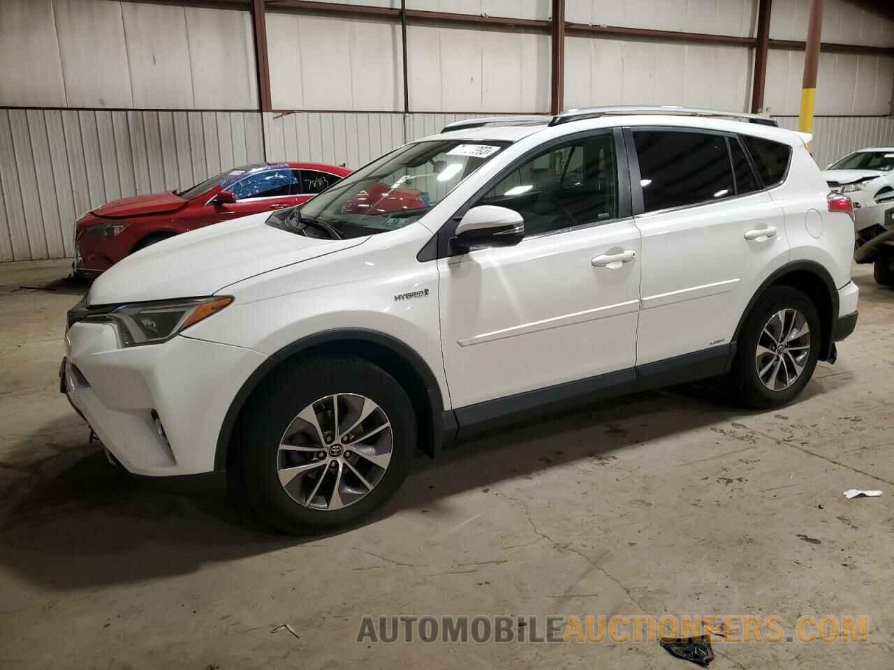 JTMRJREV8HD065647 TOYOTA RAV4 2017