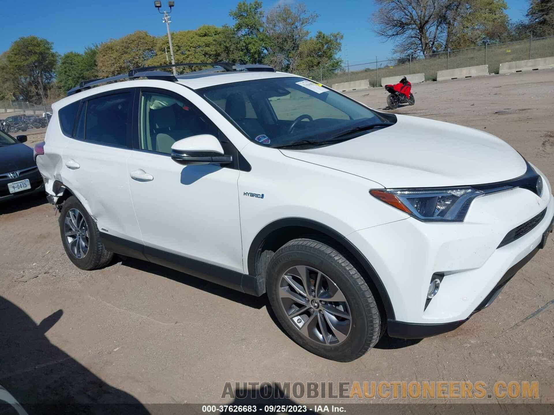 JTMRJREV8JD165477 TOYOTA RAV4 2018