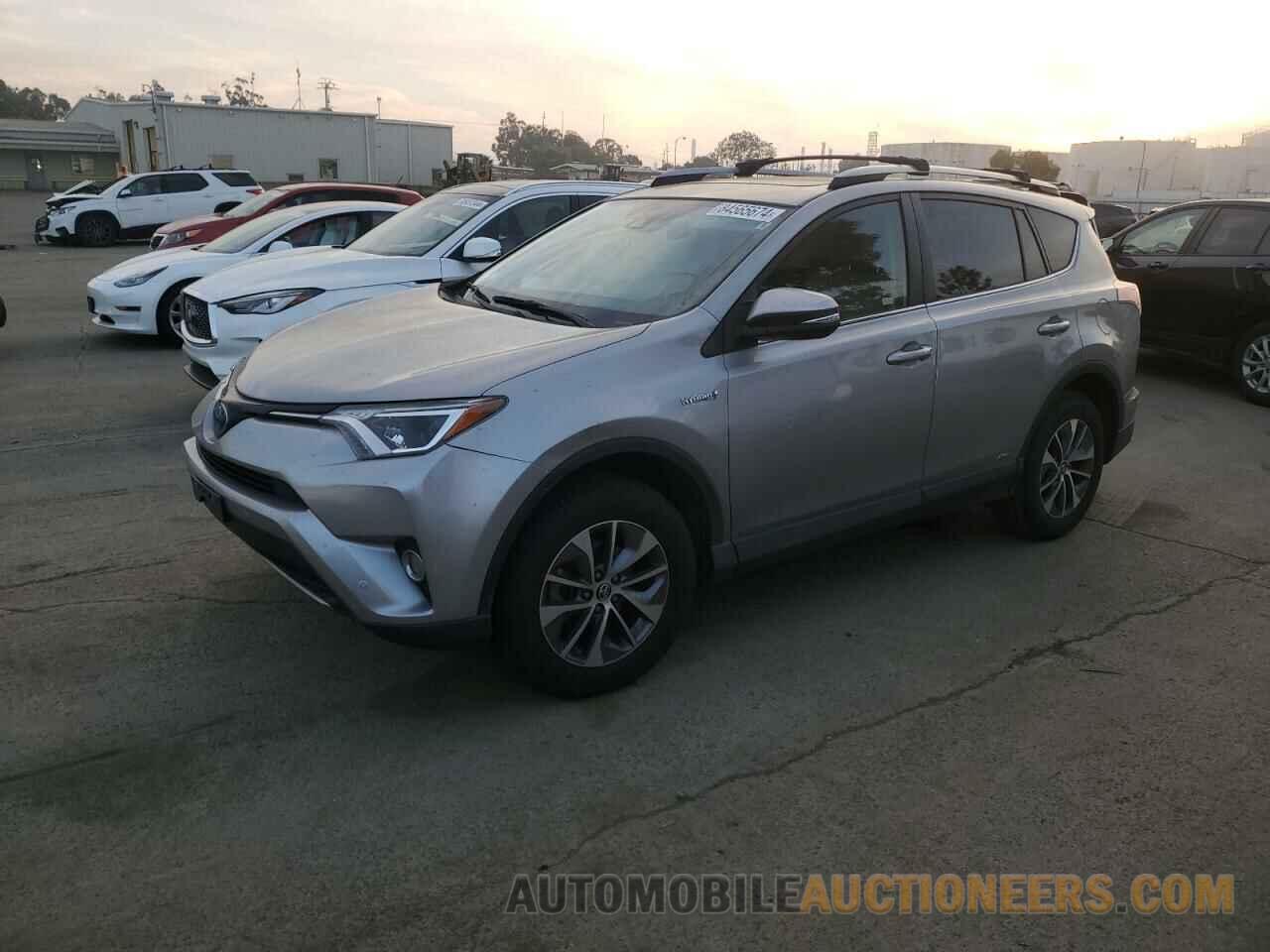 JTMRJREV9HD072266 TOYOTA RAV4 2017