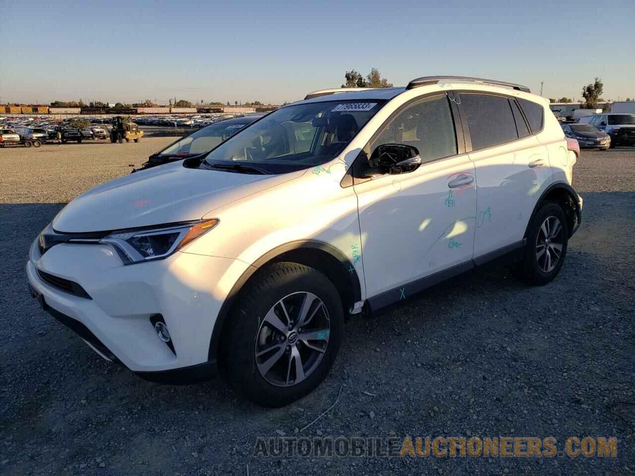 JTMWFREV3JJ199820 TOYOTA RAV4 2018