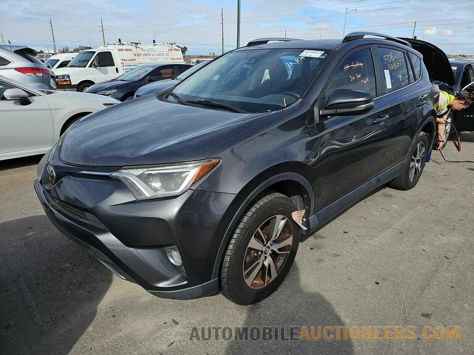 JTMWFREV5JJ743072 Toyota RAV4 2018