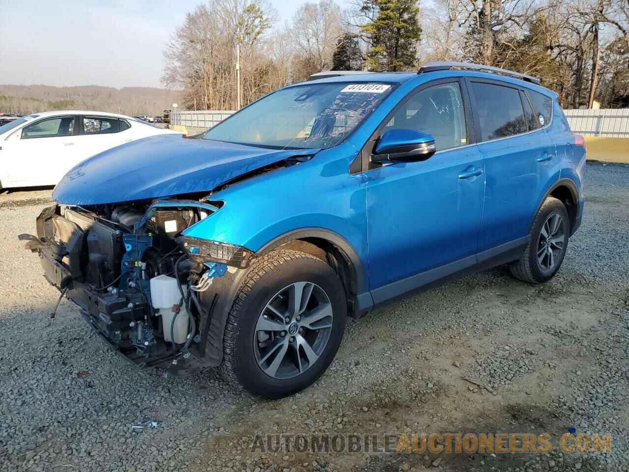 JTMWFREV6HD103686 TOYOTA RAV4 2017