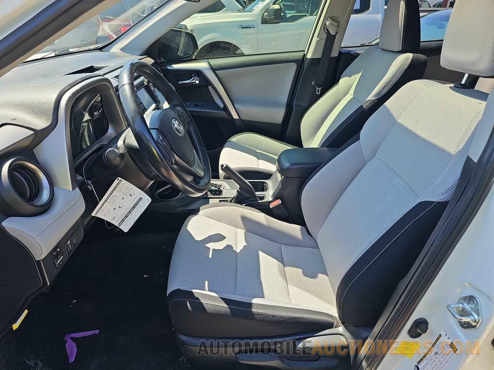 JTMWFREV7JJ165072 Toyota RAV4 2018