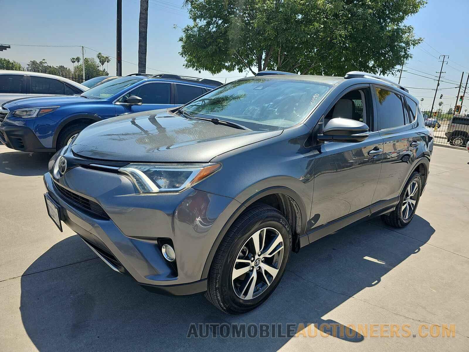 JTMWFREV8HD098099 Toyota RAV4 2017