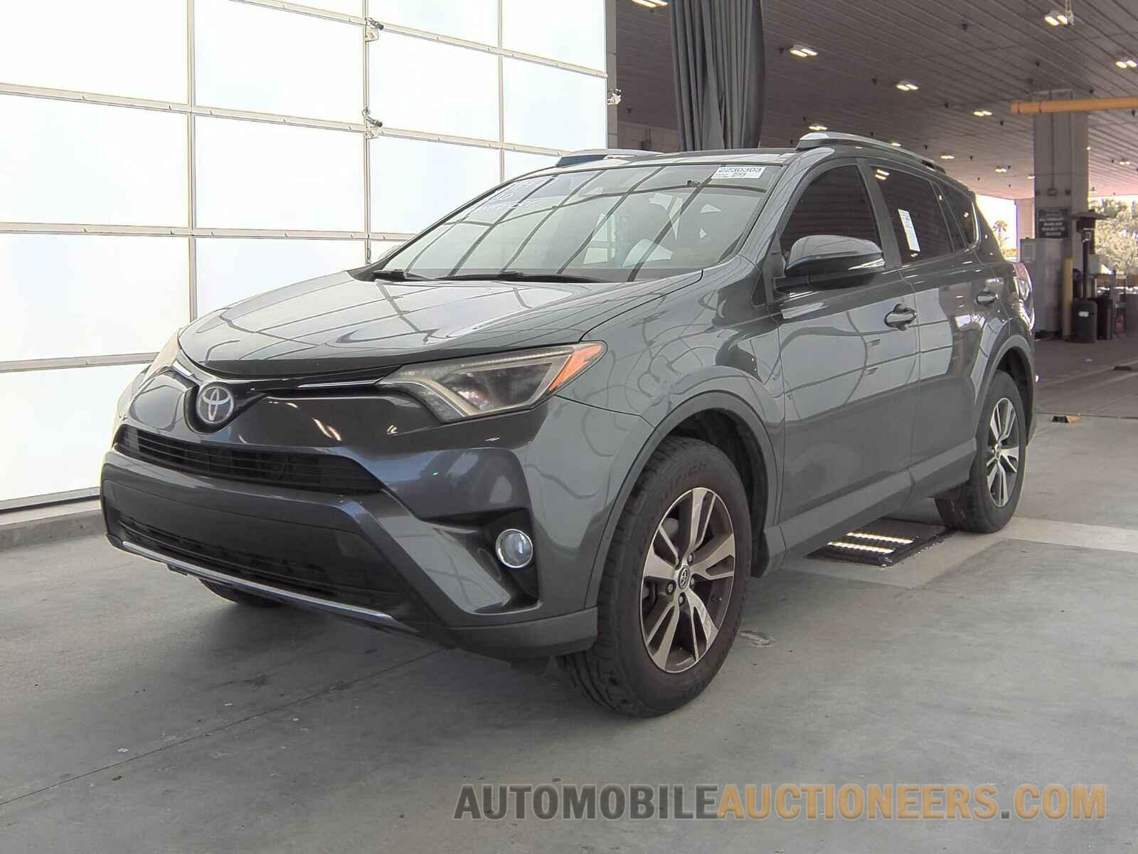 JTMWFREV9HD097477 Toyota RAV4 2017