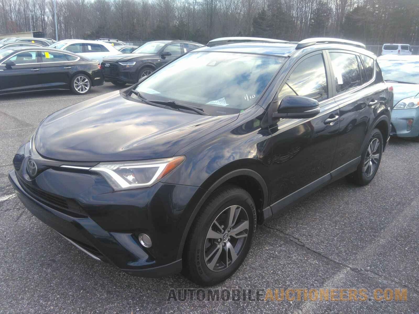 JTMWFREV9HD098421 Toyota RAV4 2017