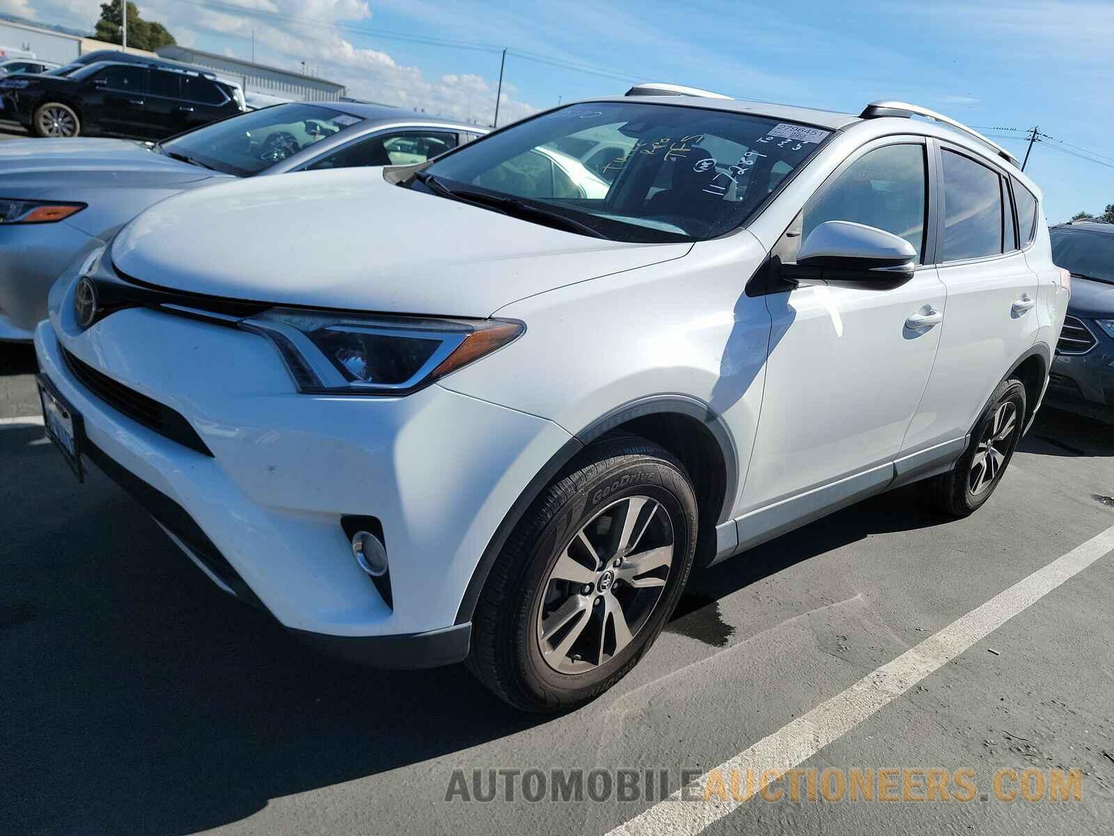 JTMWFREV9HJ117289 Toyota RAV4 2017