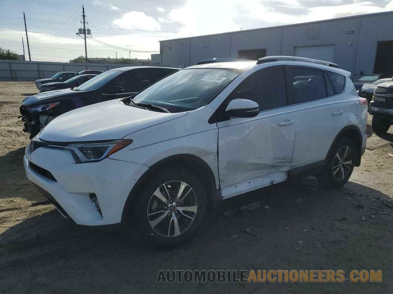 JTMWFREV9JJ165199 TOYOTA RAV4 2018