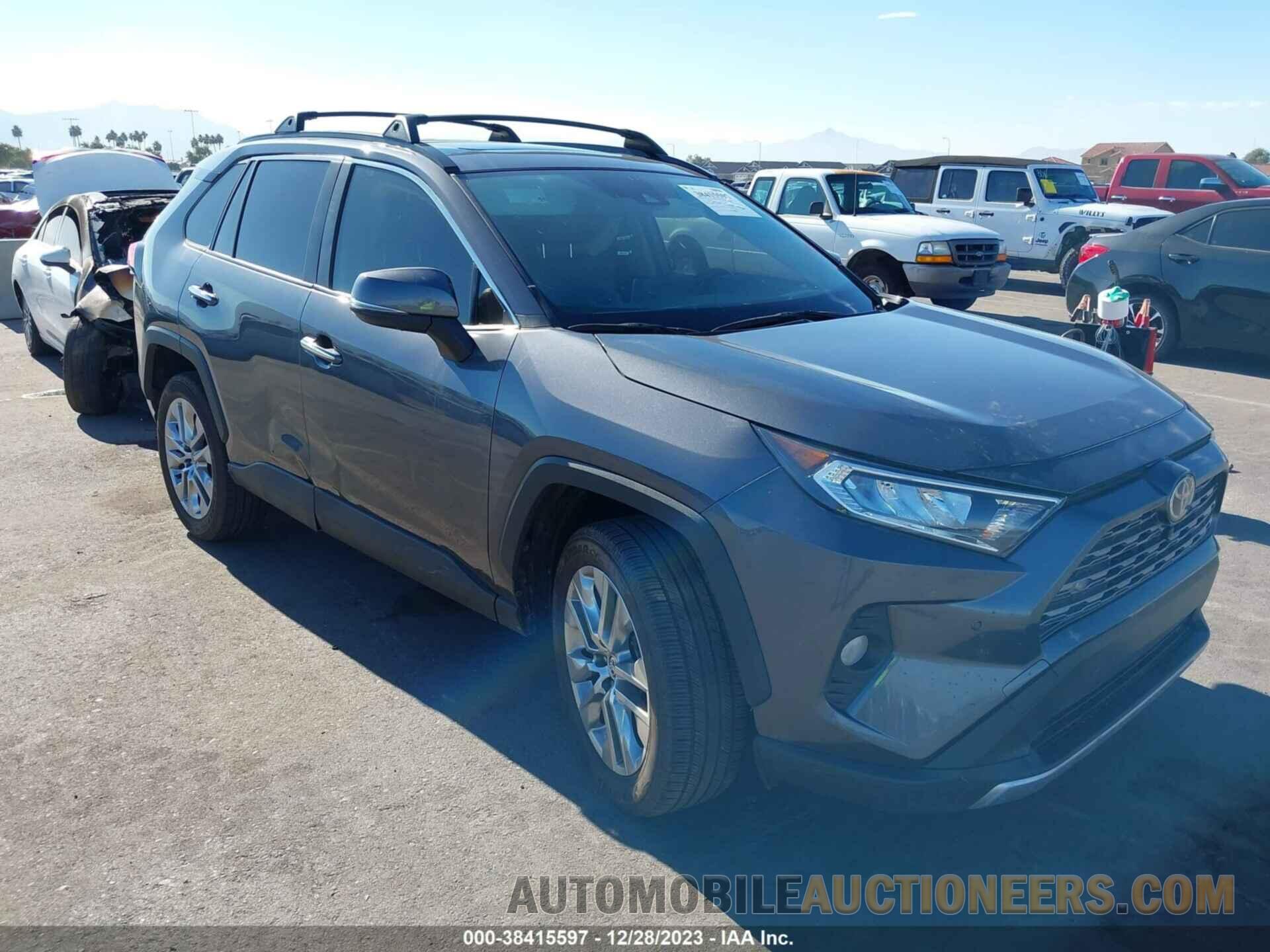 JTMY1RFVXMD063886 TOYOTA RAV4 2021