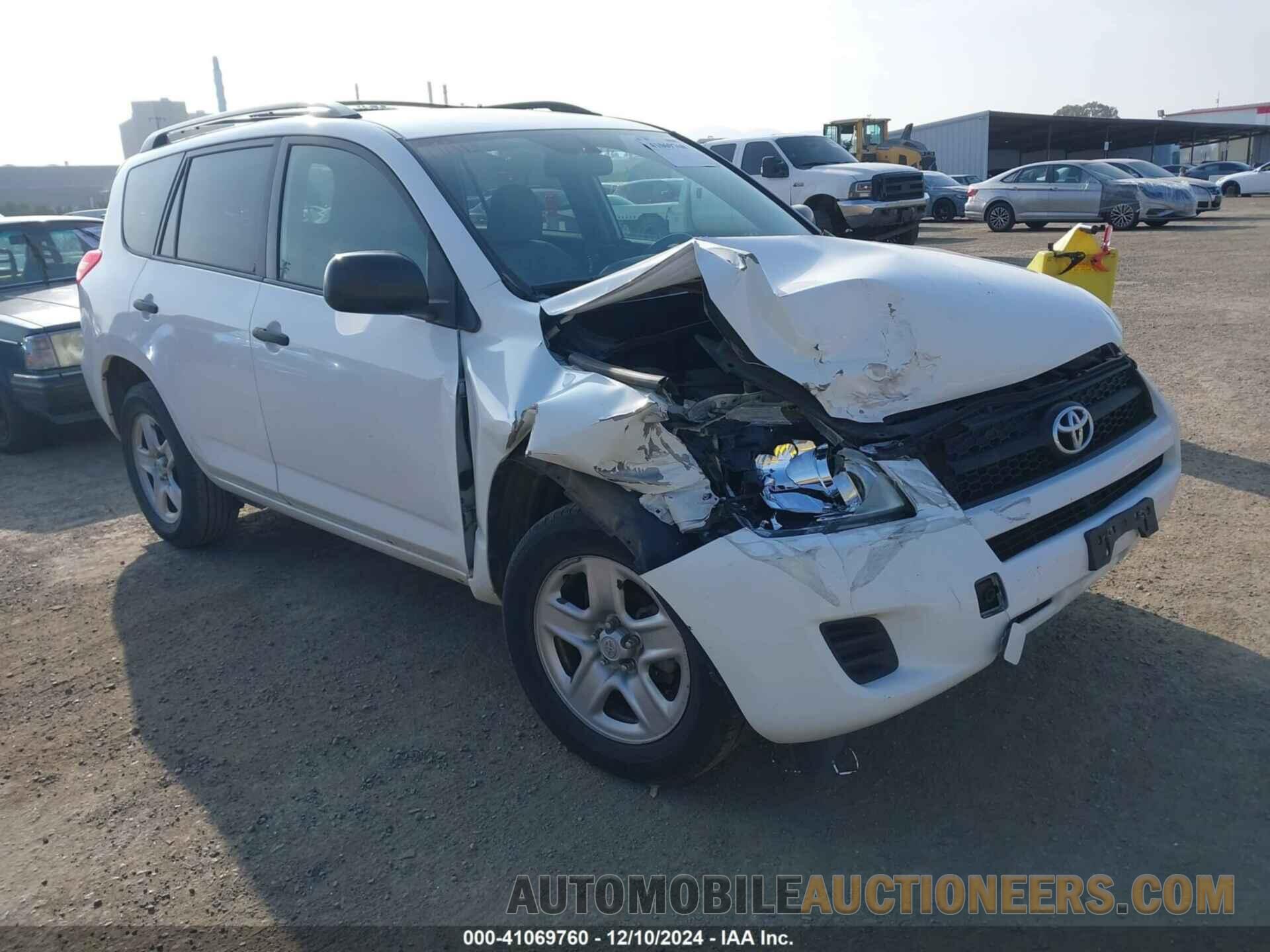 JTMZF4DV0B5040801 TOYOTA RAV4 2011