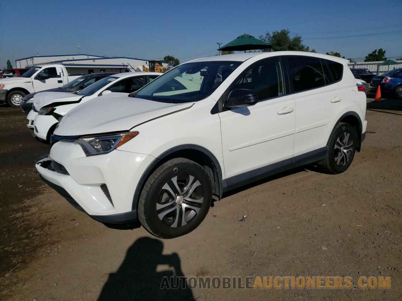 JTMZFREV3HJ143688 TOYOTA RAV4 2017