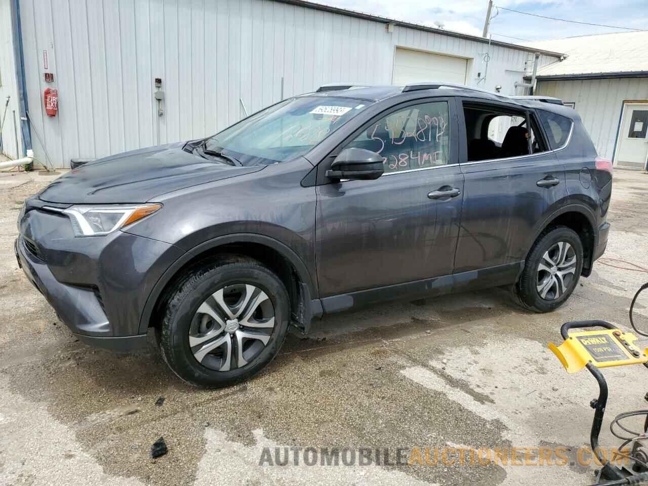 JTMZFREV4HJ126818 TOYOTA RAV4 2017