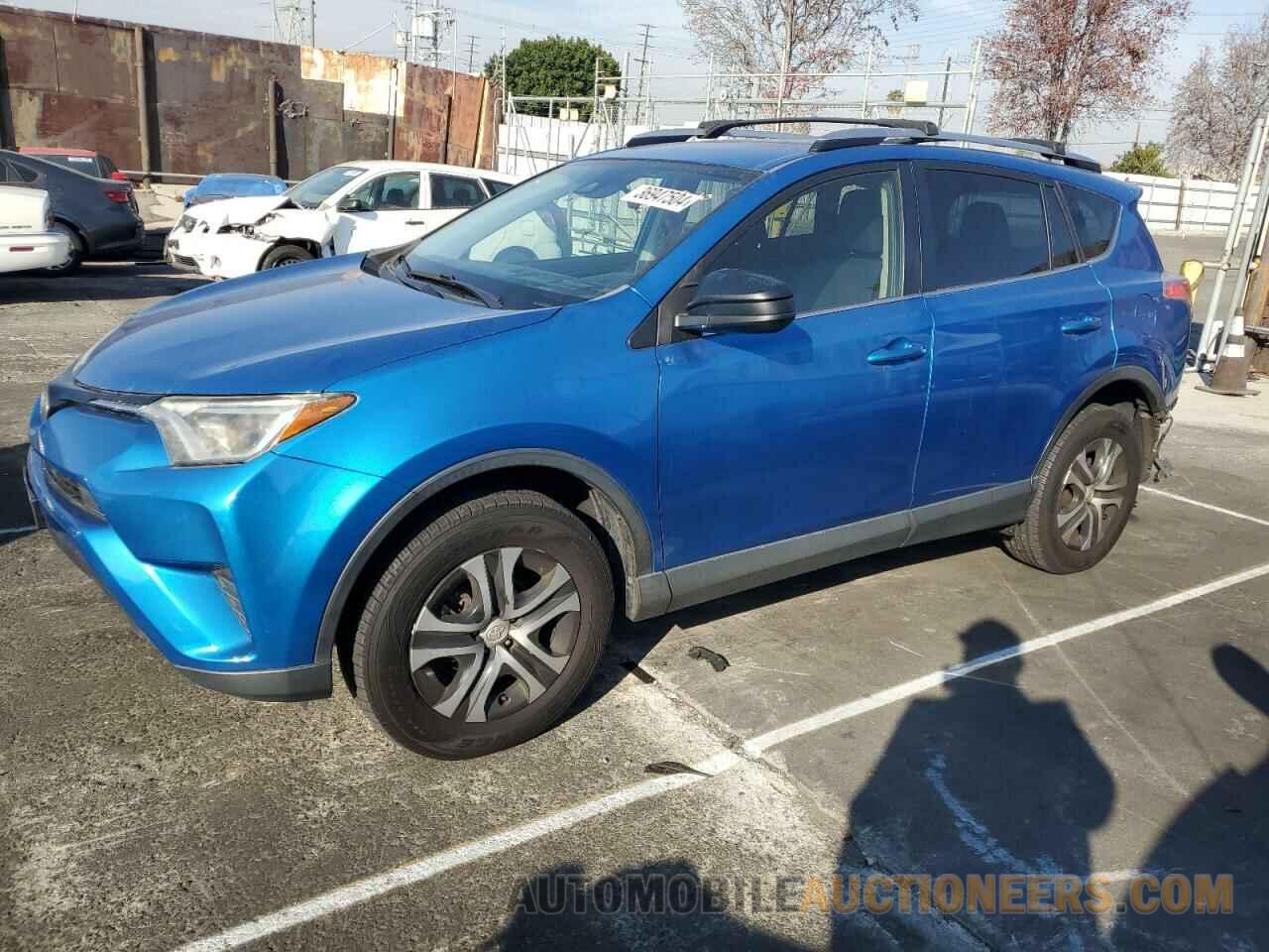 JTMZFREV7HJ139045 TOYOTA RAV4 2017