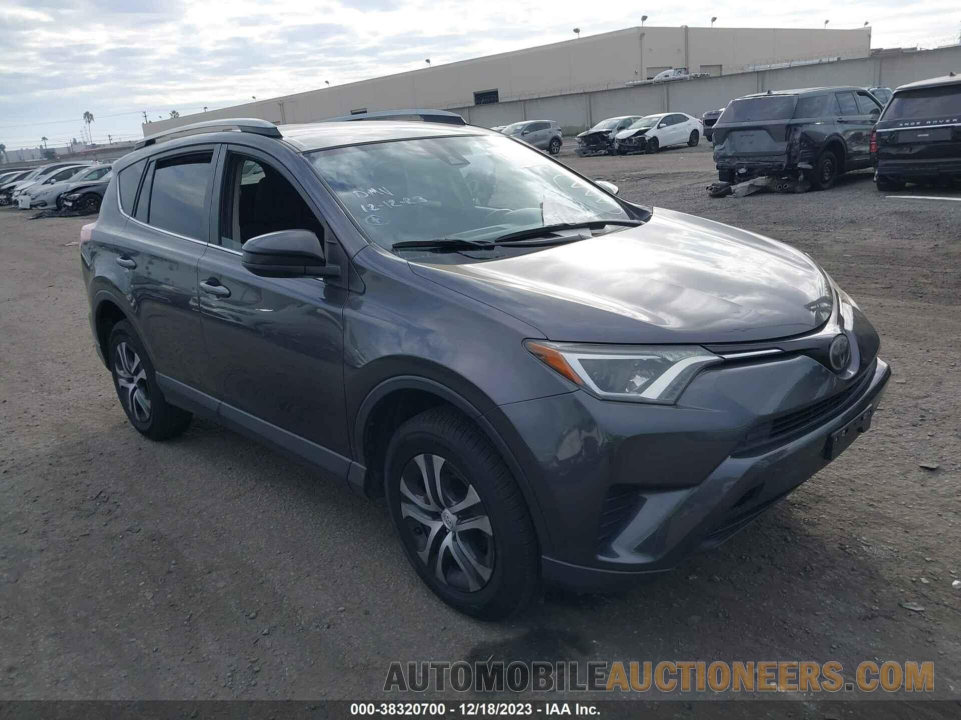 JTMZFREV7HJ715975 TOYOTA RAV4 2017