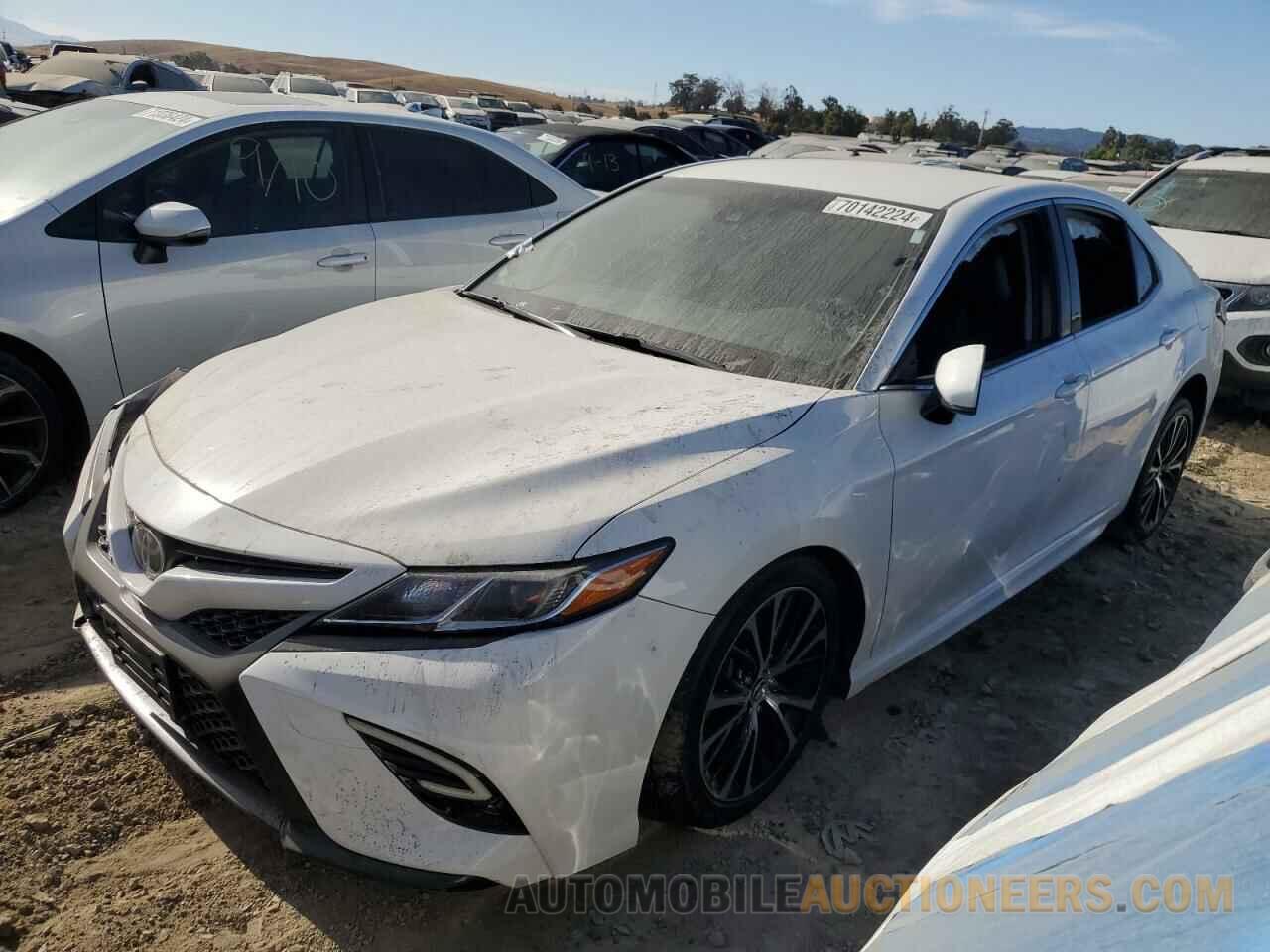 JTNB11HK0J3019550 TOYOTA CAMRY 2018