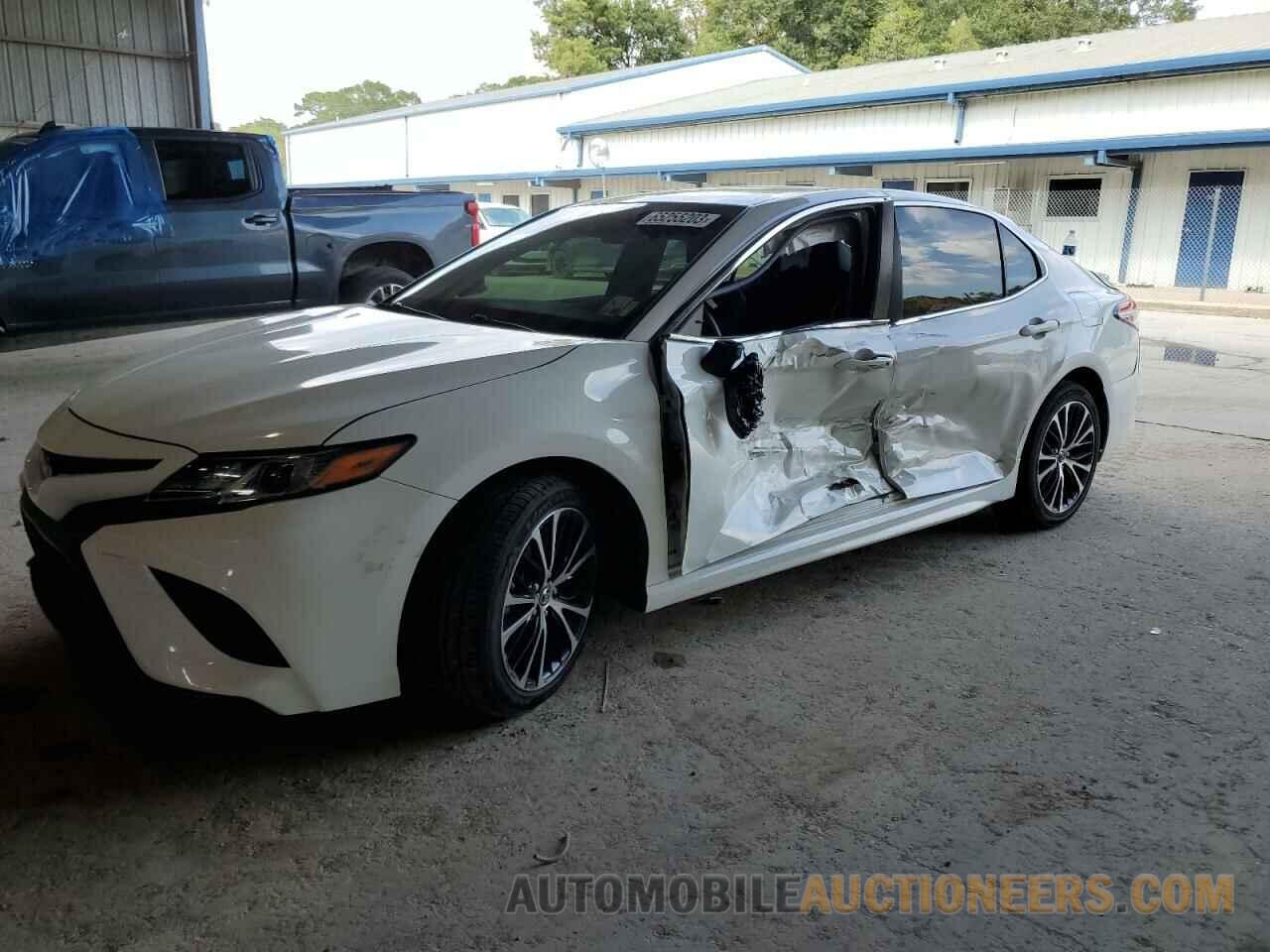 JTNB11HK0J3030130 TOYOTA CAMRY 2018