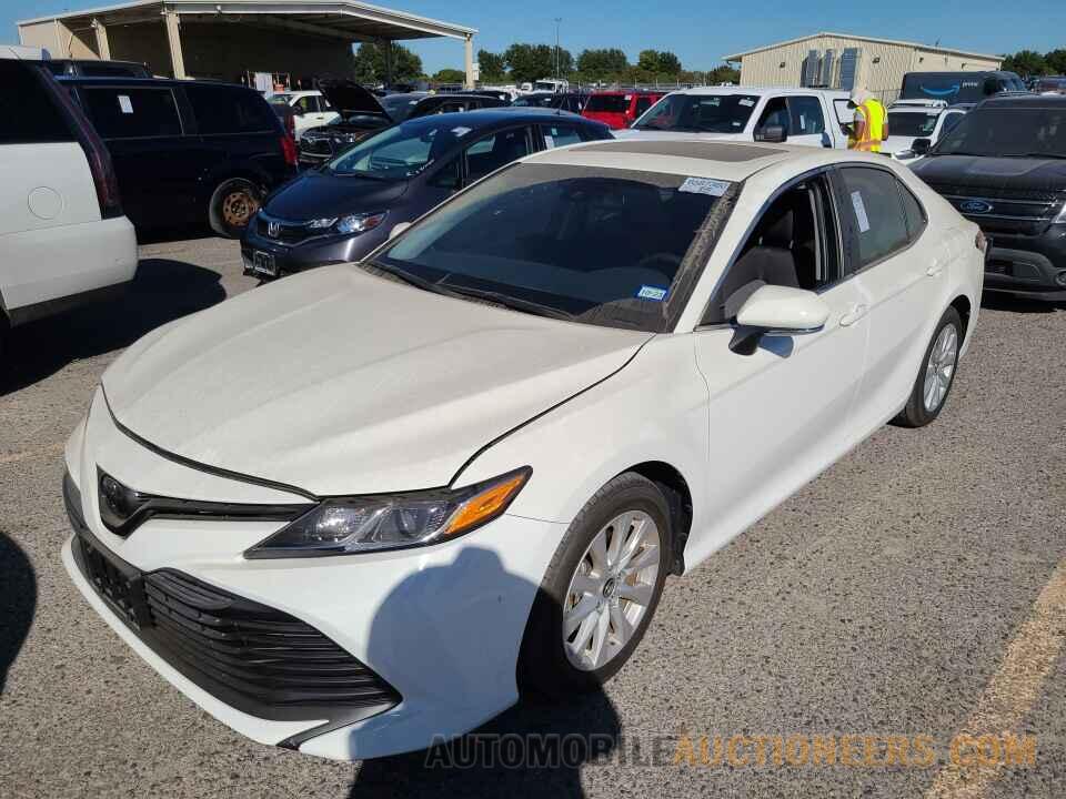 JTNB11HK1J3000425 Toyota Camry LE 2018