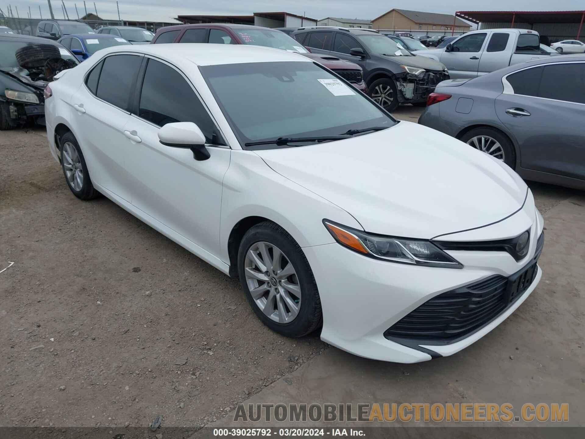 JTNB11HK1J3003955 TOYOTA CAMRY 2018