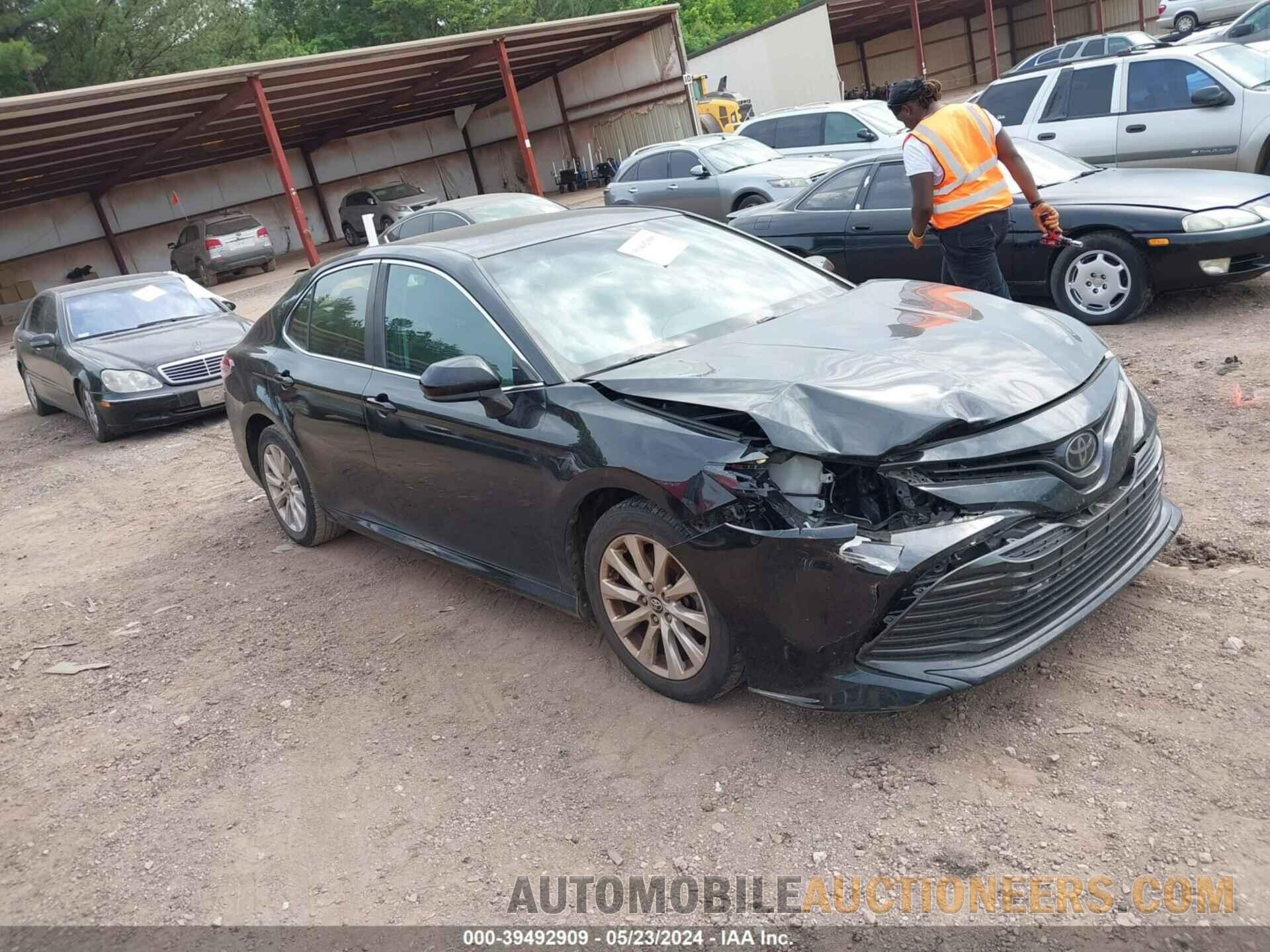 JTNB11HK1J3004166 TOYOTA CAMRY 2018