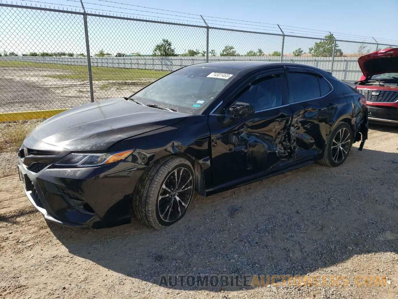 JTNB11HK1J3011084 TOYOTA CAMRY 2018