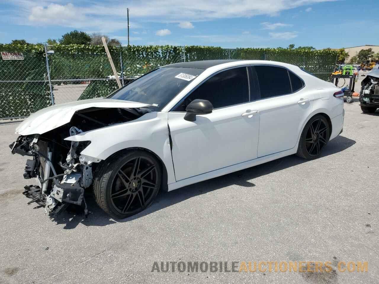 JTNB11HK1J3011375 TOYOTA CAMRY 2018