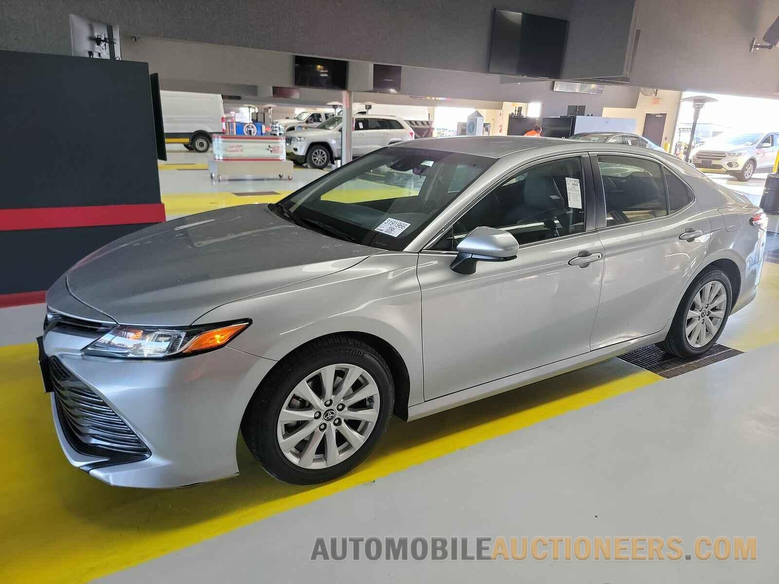 JTNB11HK1J3013725 Toyota Camry 2018