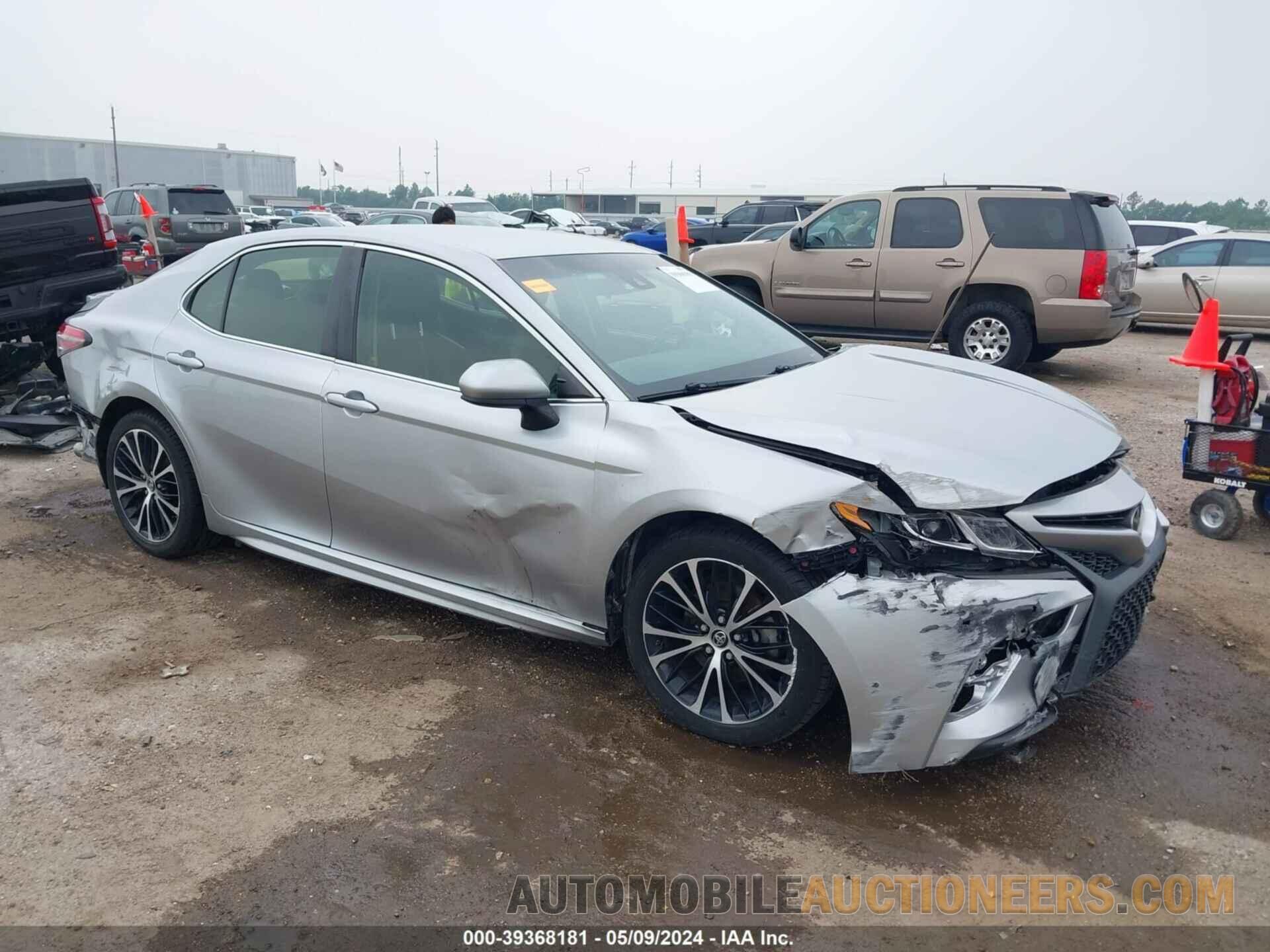 JTNB11HK1J3014566 TOYOTA CAMRY 2018