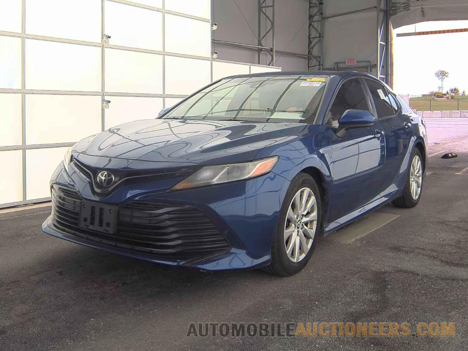 JTNB11HK1J3015930 Toyota Camry 2018