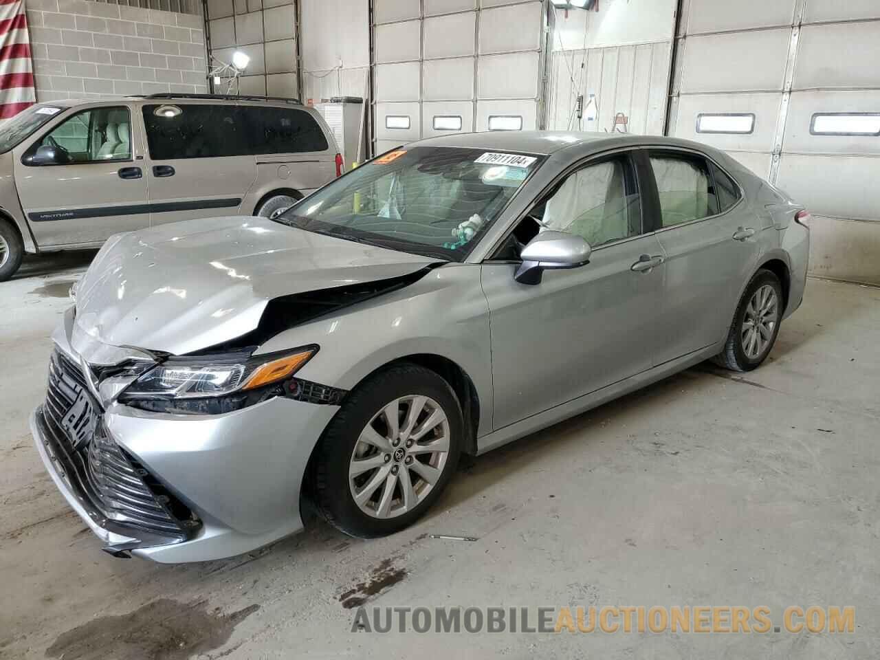 JTNB11HK1J3019637 TOYOTA CAMRY 2018