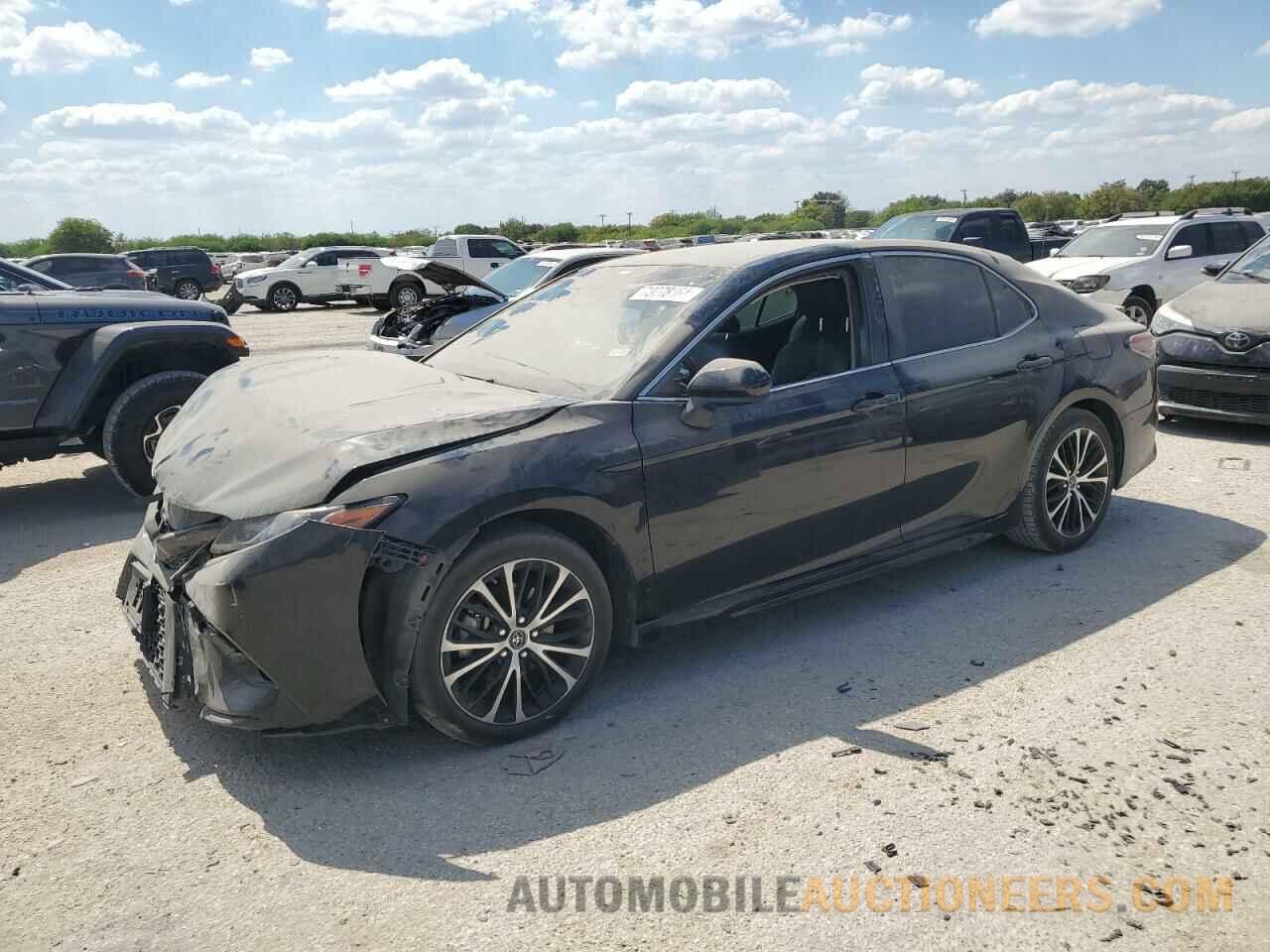 JTNB11HK1J3021467 TOYOTA CAMRY 2018