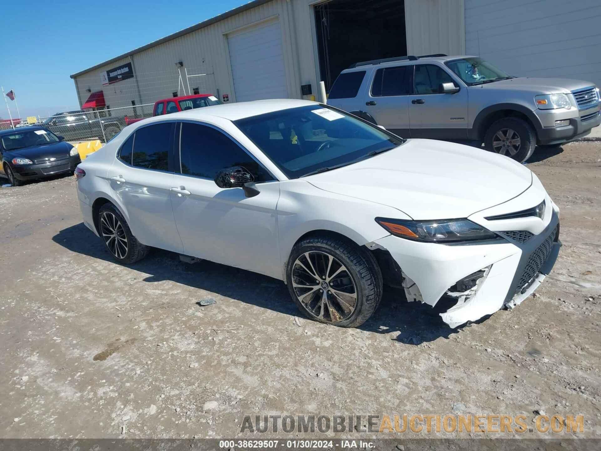 JTNB11HK1J3024949 TOYOTA CAMRY 2018