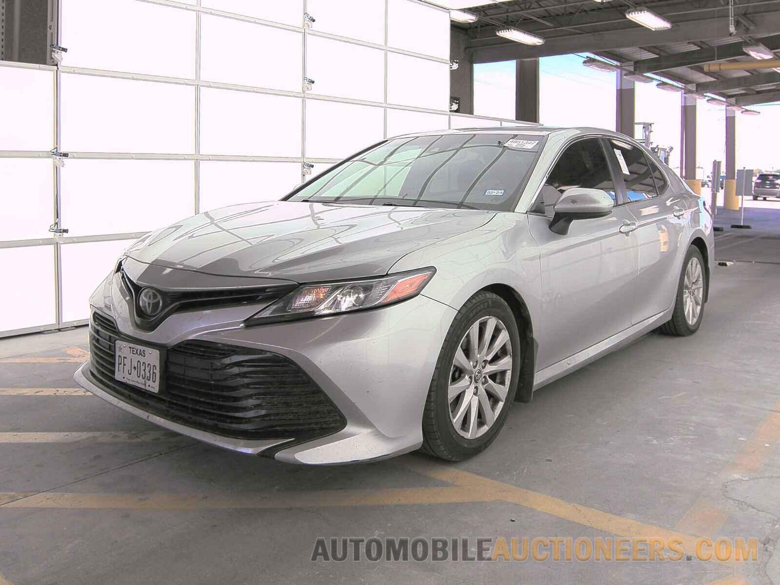 JTNB11HK1J3027737 Toyota Camry LE 2018