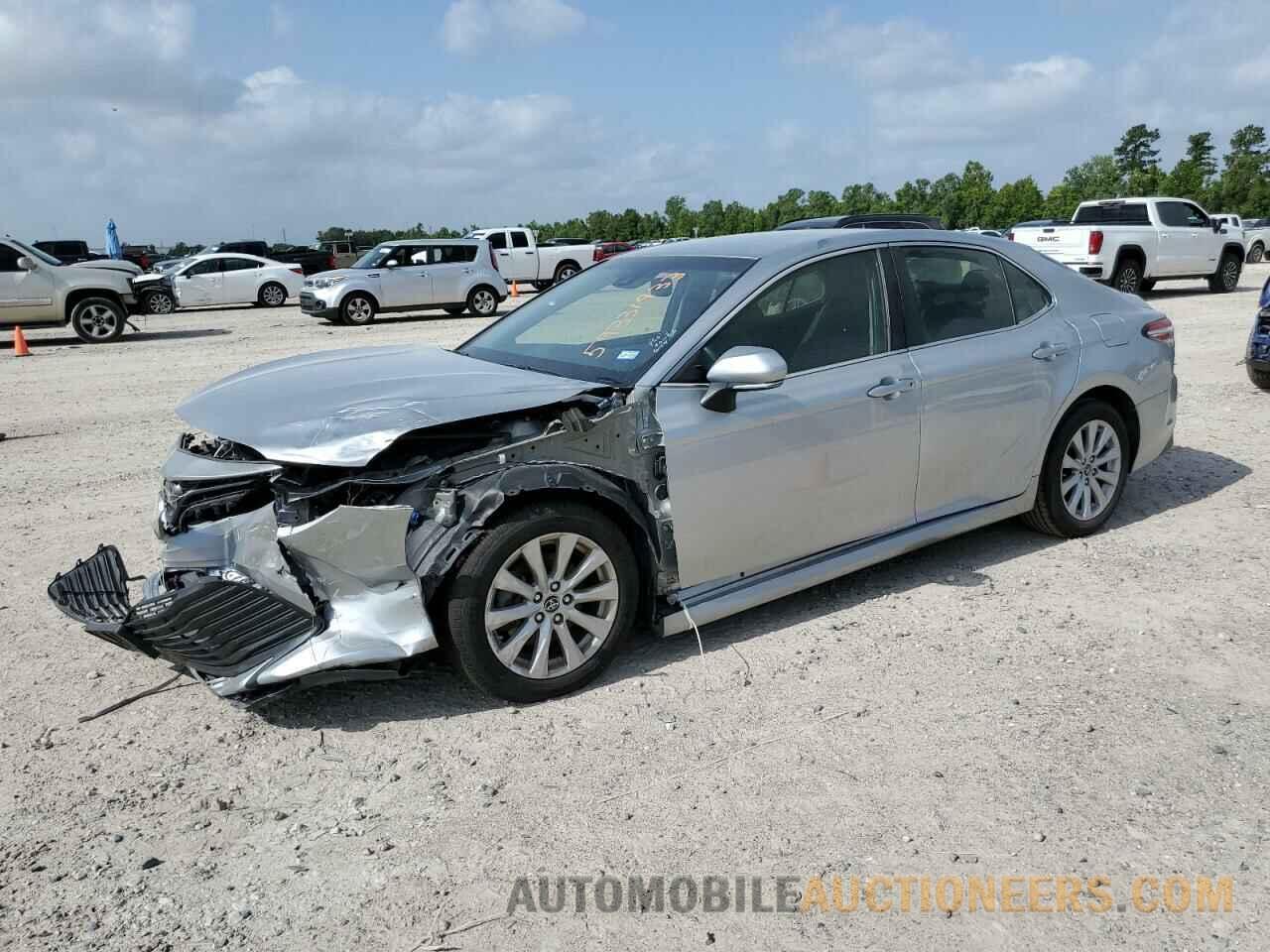 JTNB11HK1J3033814 TOYOTA CAMRY 2018