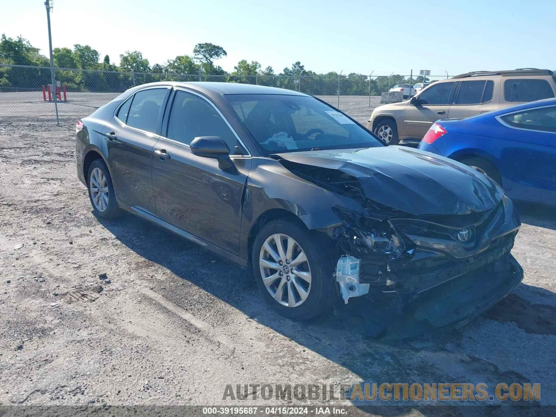 JTNB11HK1J3035305 TOYOTA CAMRY 2018