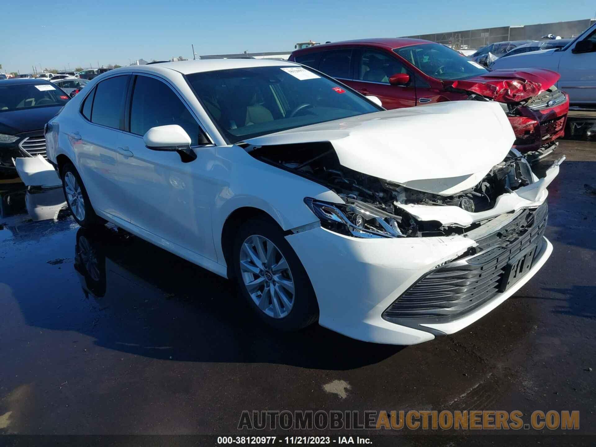 JTNB11HK1J3035725 TOYOTA CAMRY 2018