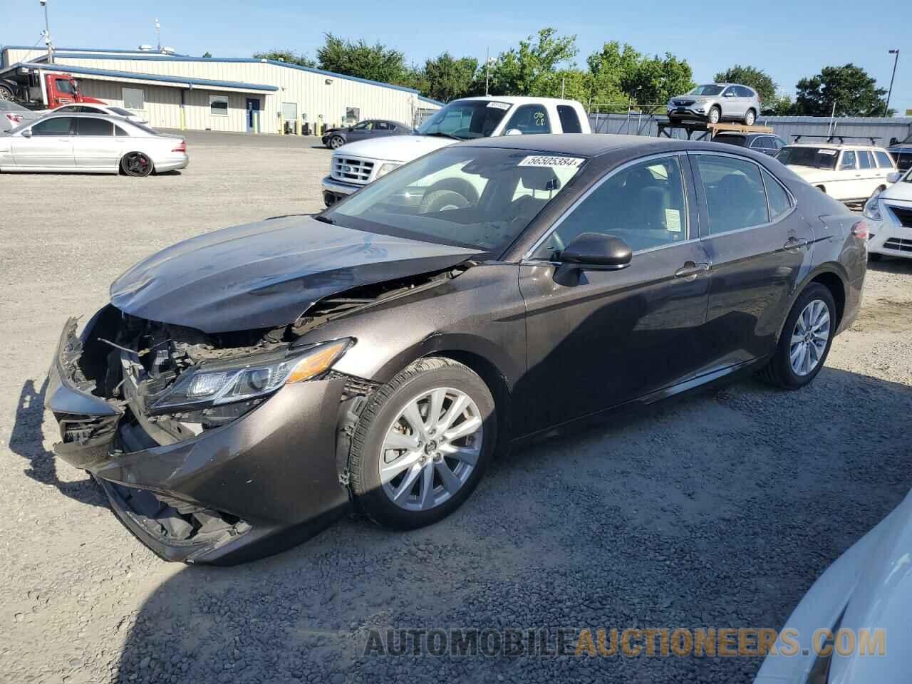 JTNB11HK1J3040620 TOYOTA CAMRY 2018