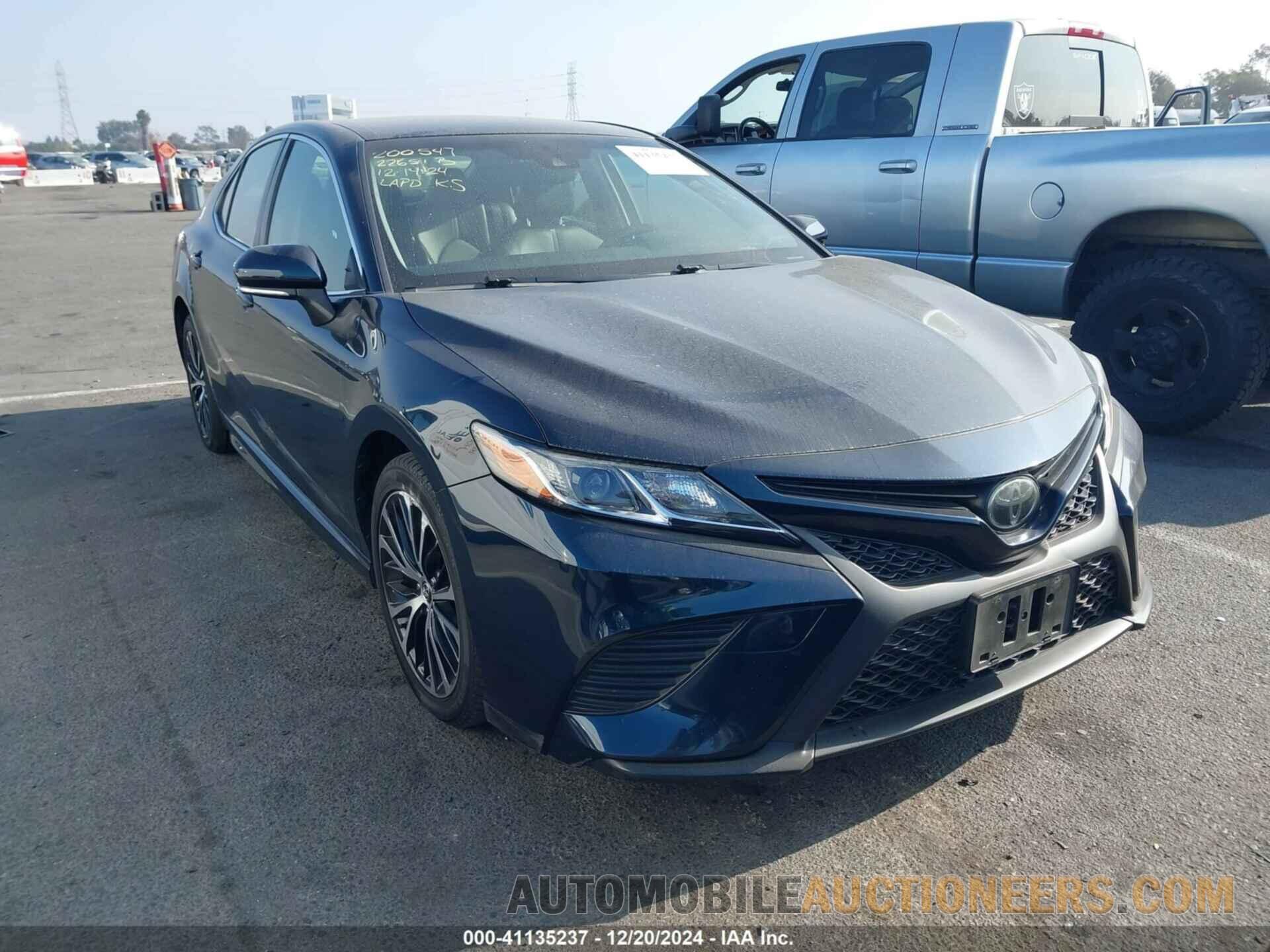 JTNB11HK1J3043579 TOYOTA CAMRY 2018