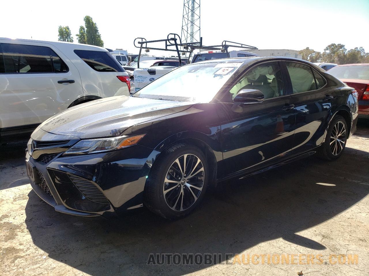 JTNB11HK1J3044540 TOYOTA CAMRY 2018