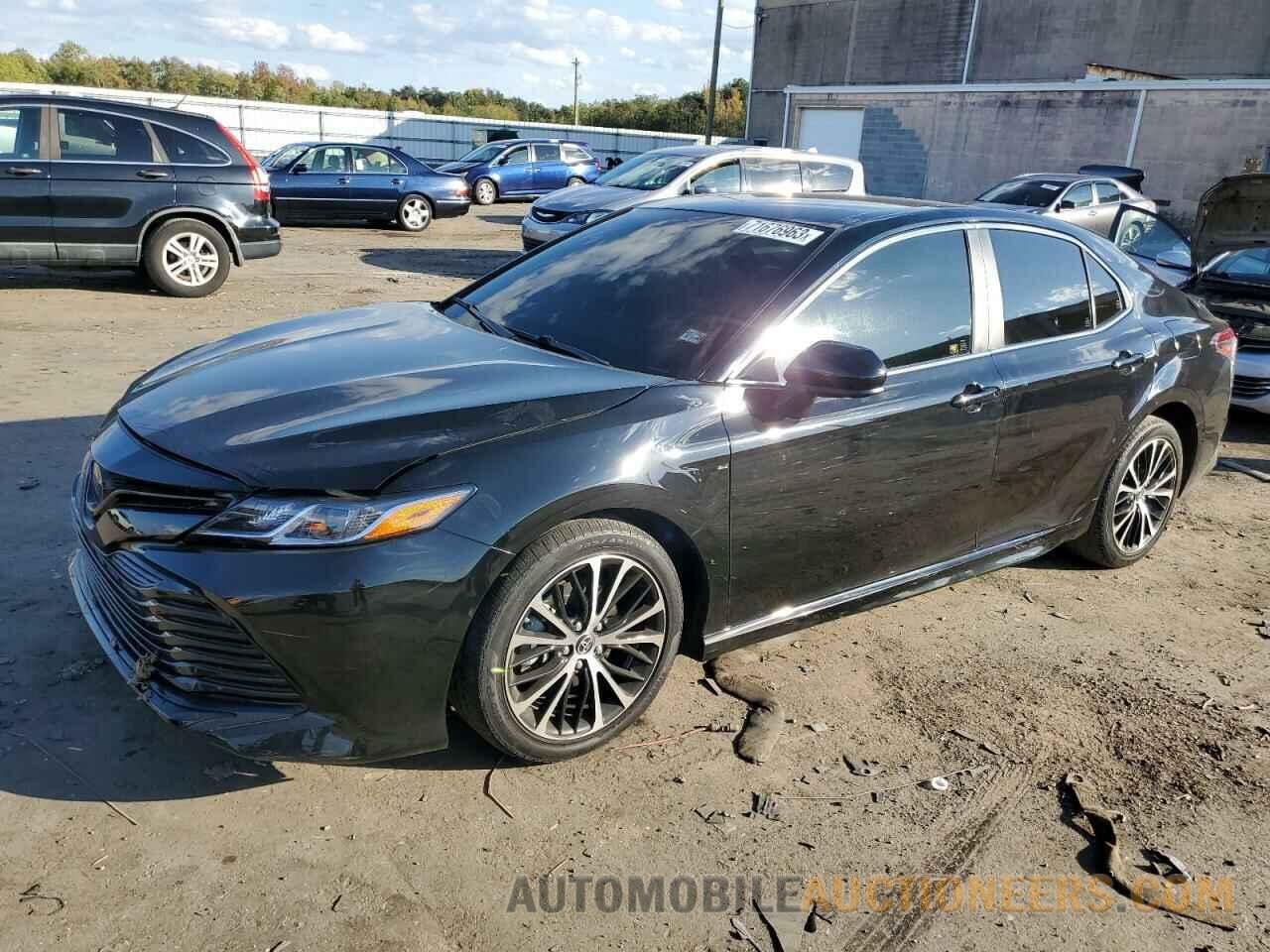 JTNB11HK1J3045624 TOYOTA CAMRY 2018