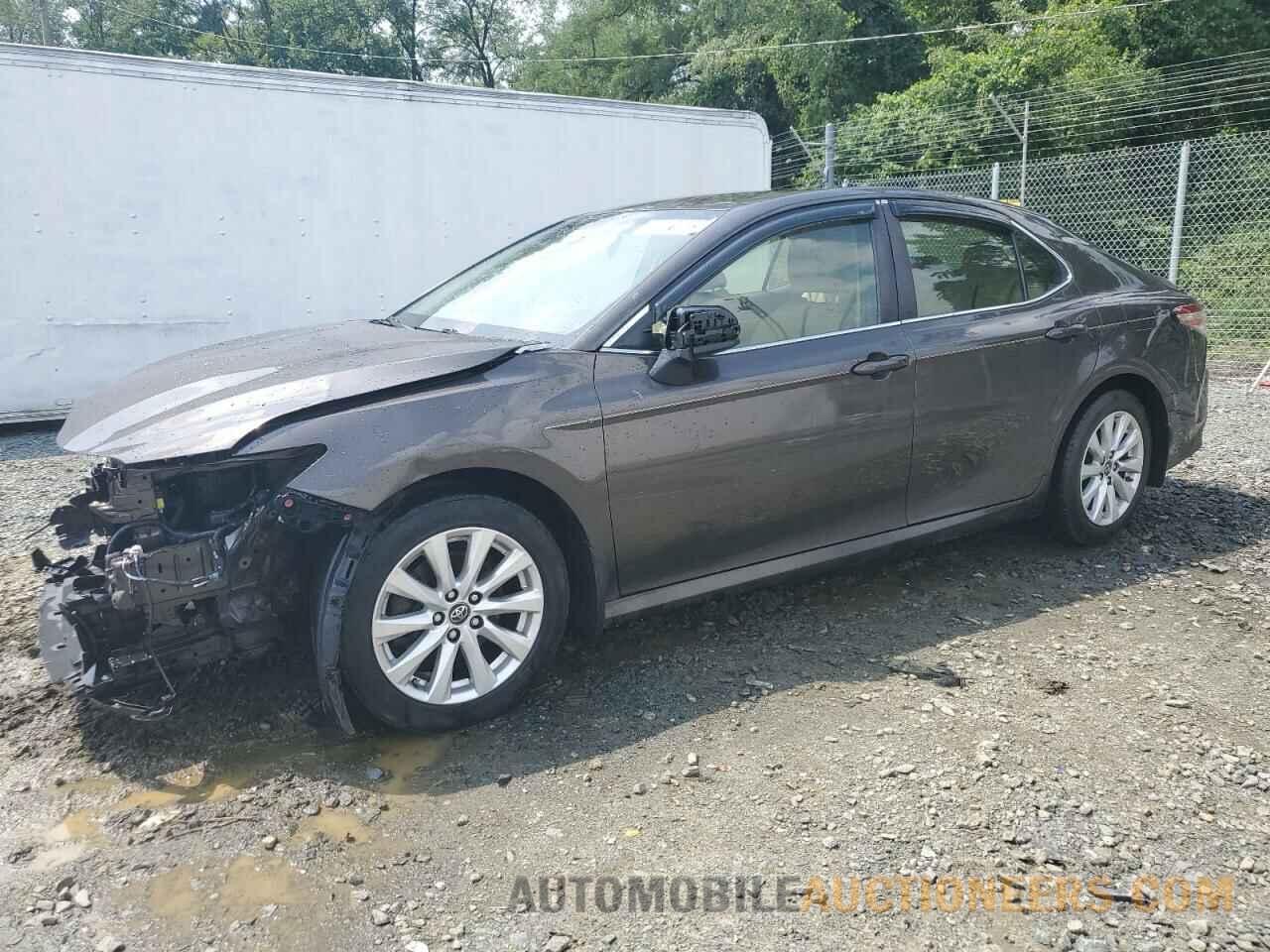 JTNB11HK1J3047065 TOYOTA CAMRY 2018