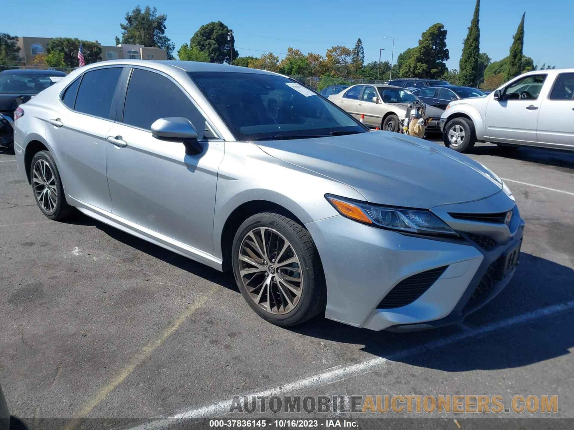 JTNB11HK1J3051956 TOYOTA CAMRY 2018