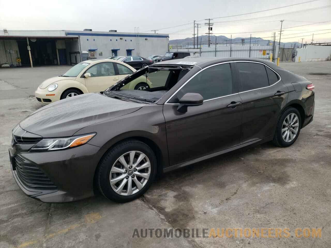 JTNB11HK2J3006511 TOYOTA CAMRY 2018