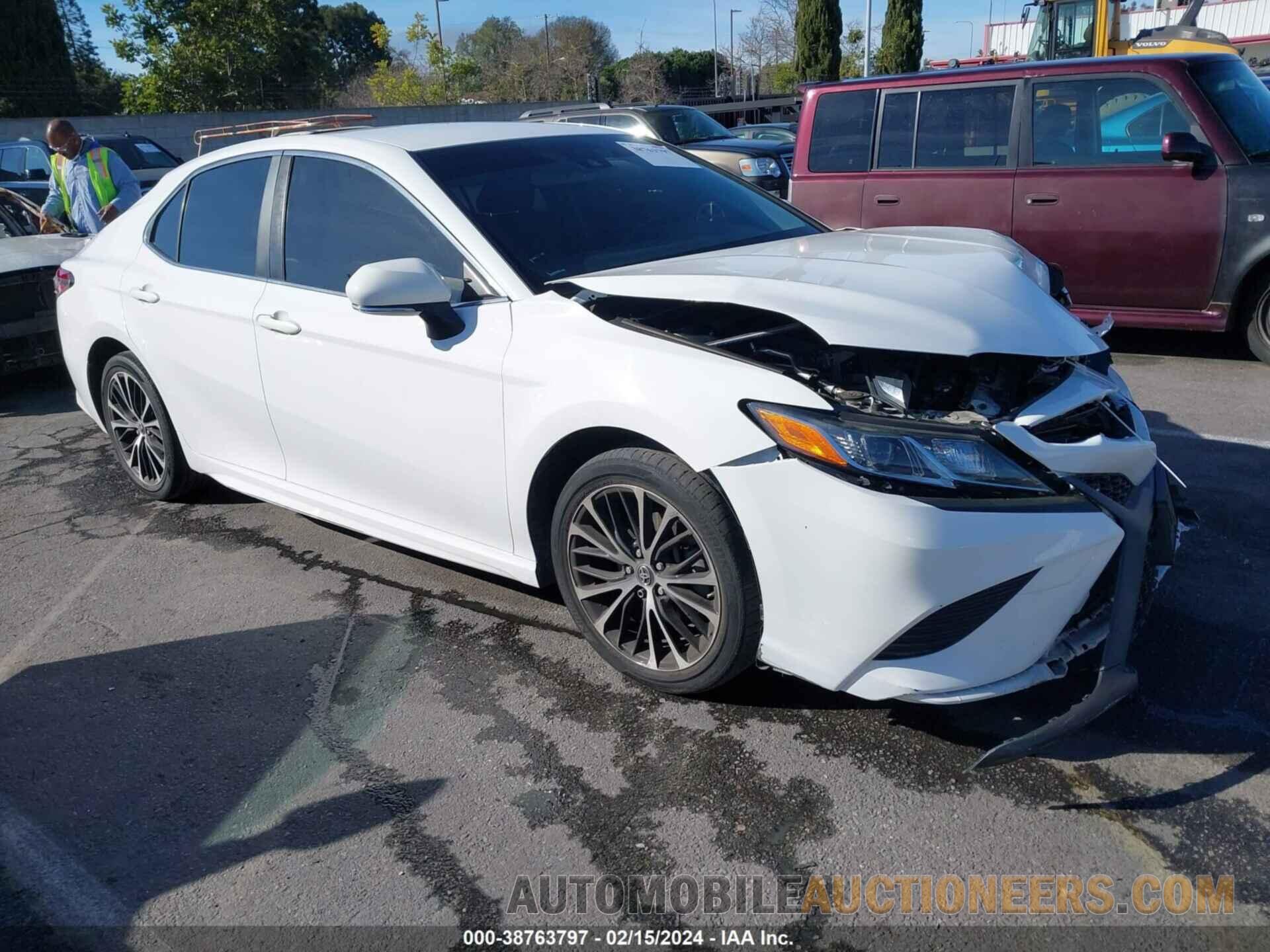 JTNB11HK2J3040870 TOYOTA CAMRY 2018