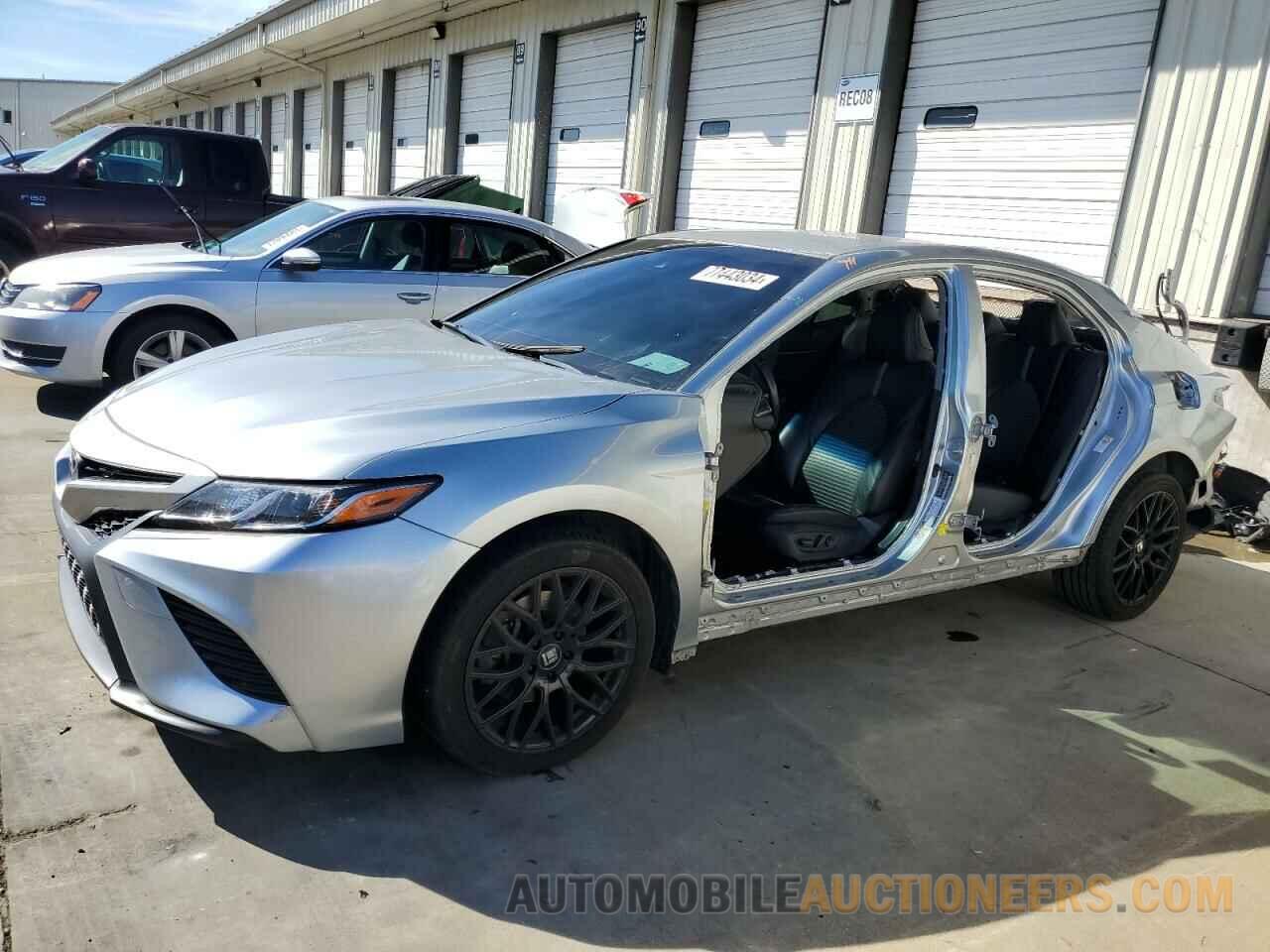 JTNB11HK2J3052114 TOYOTA CAMRY 2018