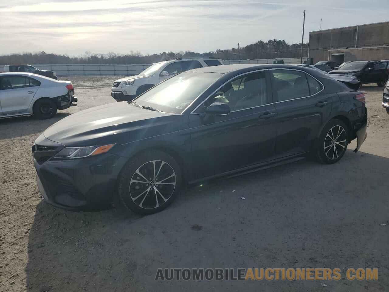 JTNB11HK3J3010423 TOYOTA CAMRY 2018