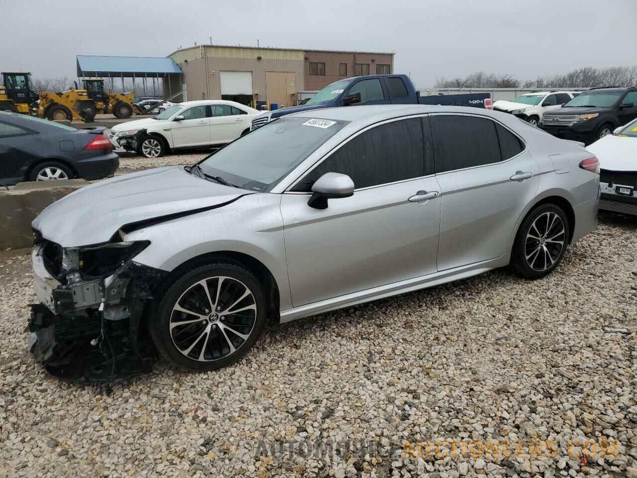 JTNB11HK3J3034074 TOYOTA CAMRY 2018