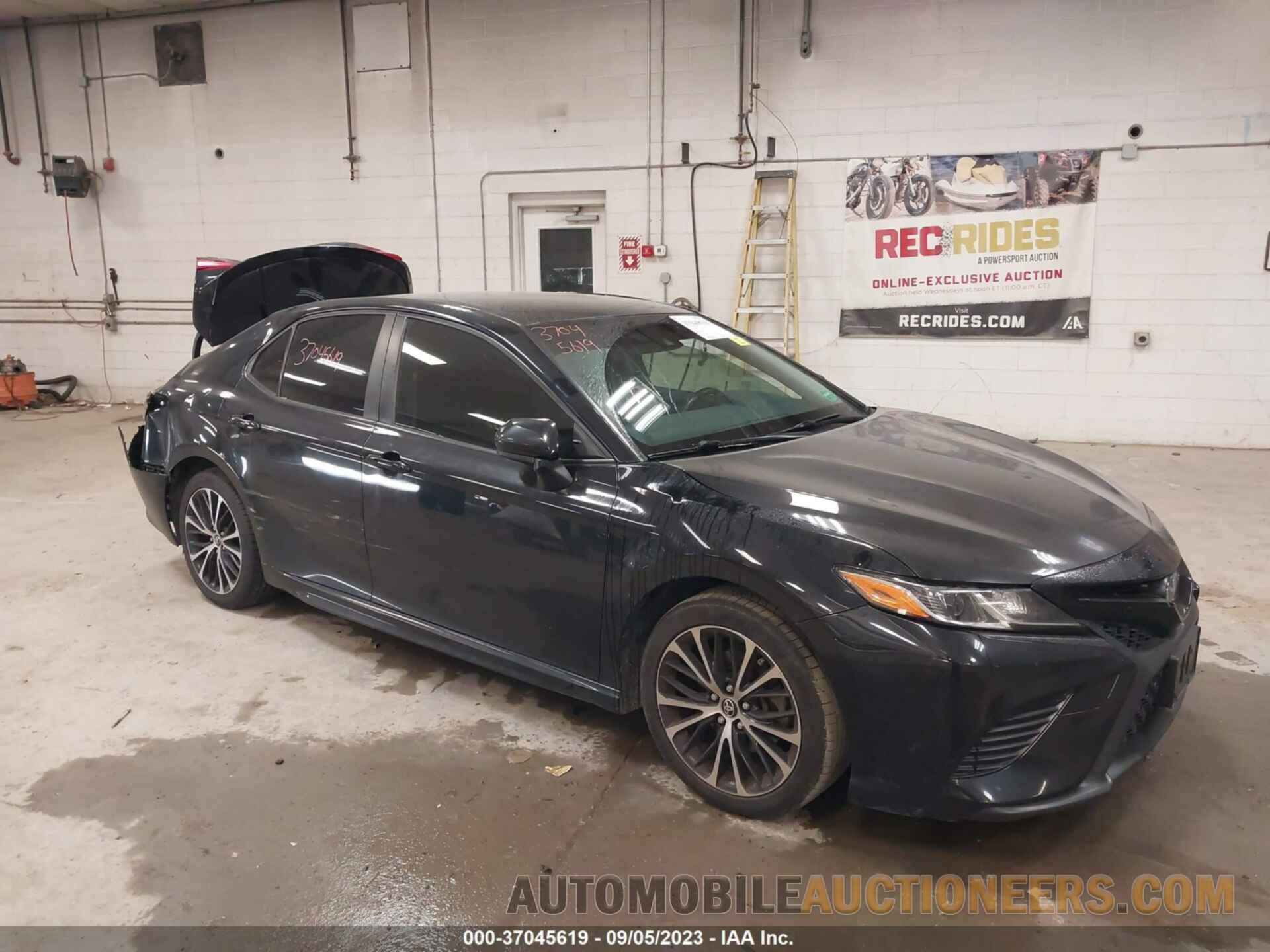 JTNB11HK3J3042837 TOYOTA CAMRY 2018